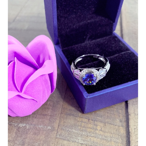 Sparkling Tanzanite Vintage Ring - Picture 12 of 13